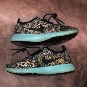 Women Nike 7.5 Tennis Shoes